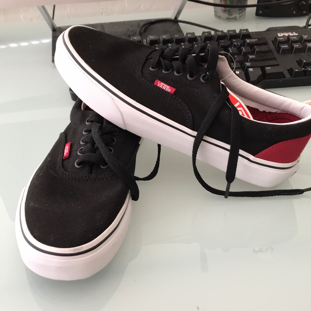 Brand New Vans era size men 6.5 women 8